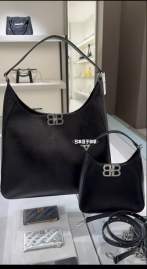 Picture of Balenciaga Handbags _SKUfw177416119fw